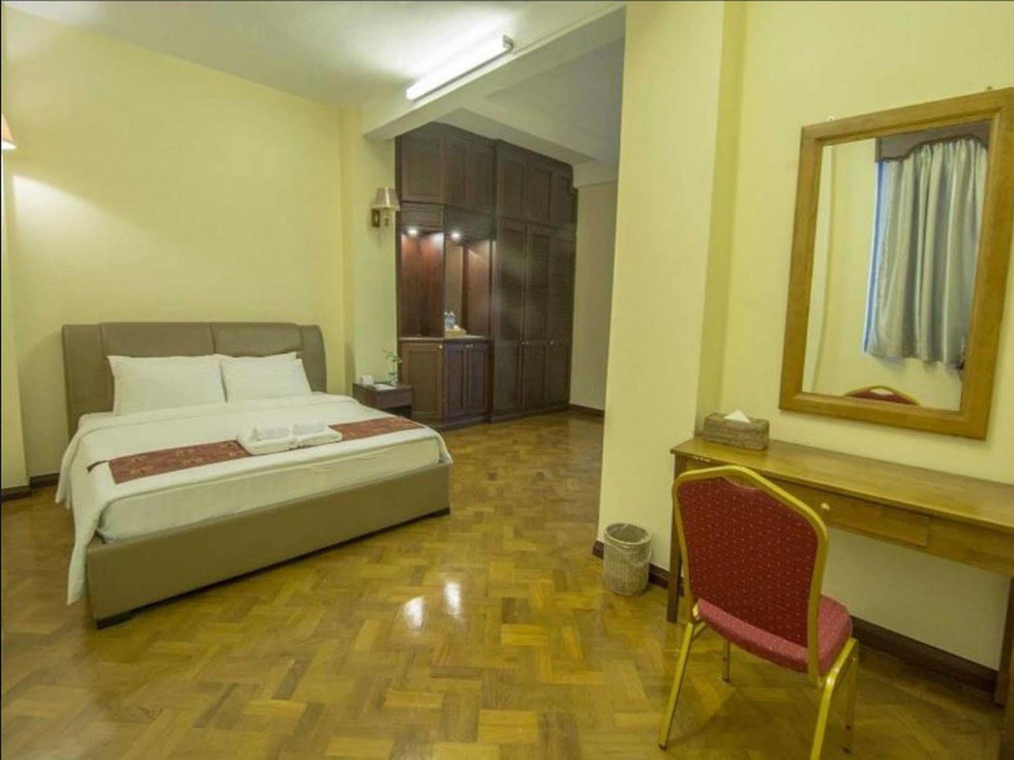 Asia Plaza Hotel Rangoon Eksteriør billede