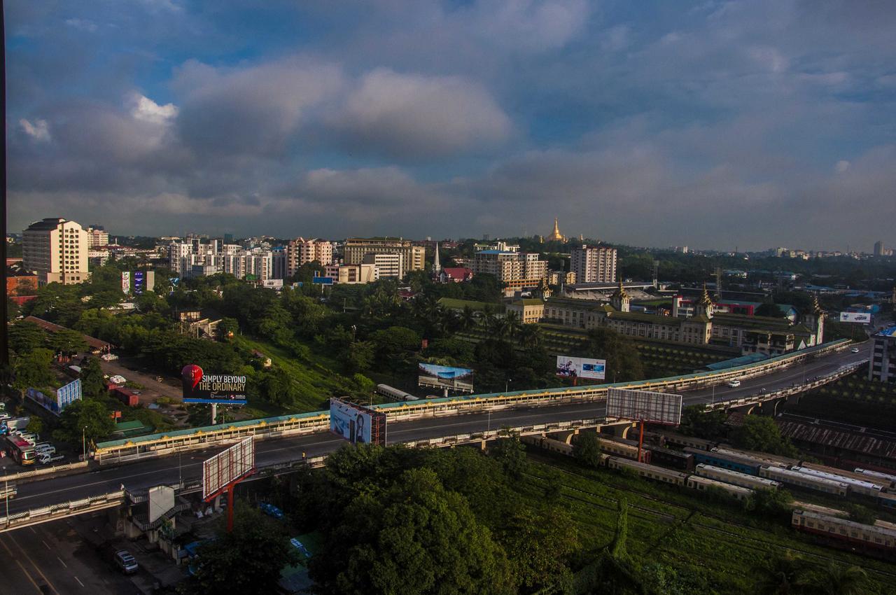 Asia Plaza Hotel Rangoon Eksteriør billede