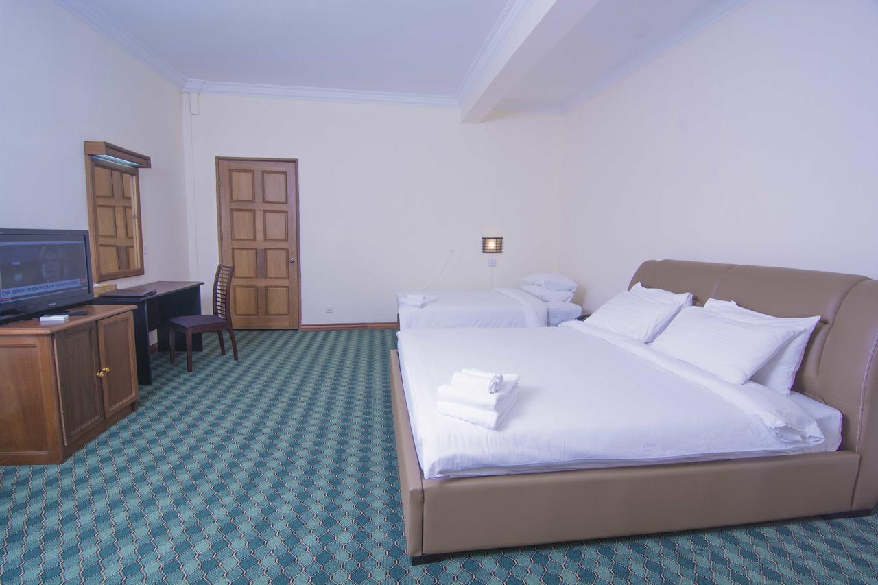 Asia Plaza Hotel Rangoon Eksteriør billede
