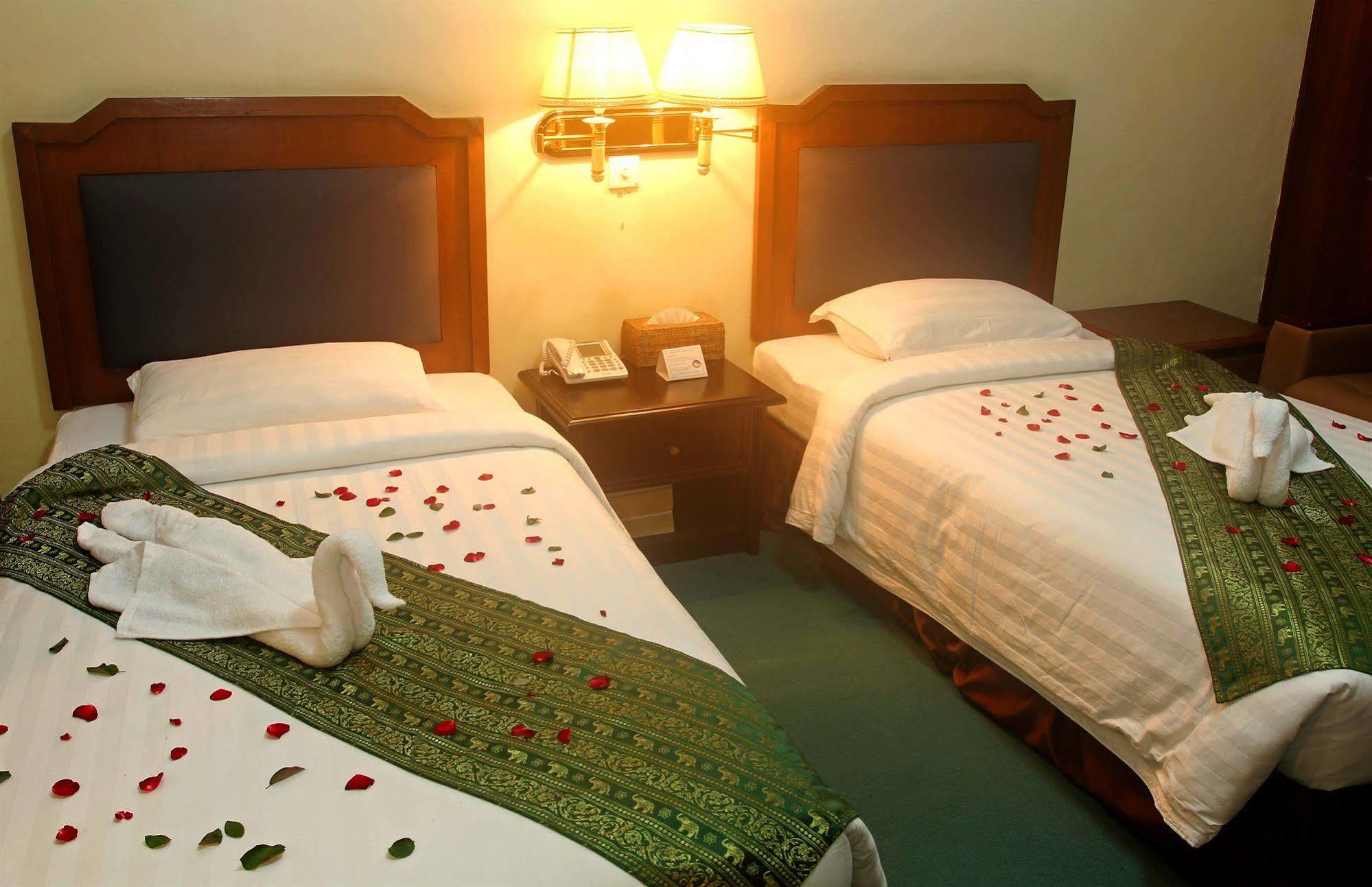 Asia Plaza Hotel Rangoon Eksteriør billede