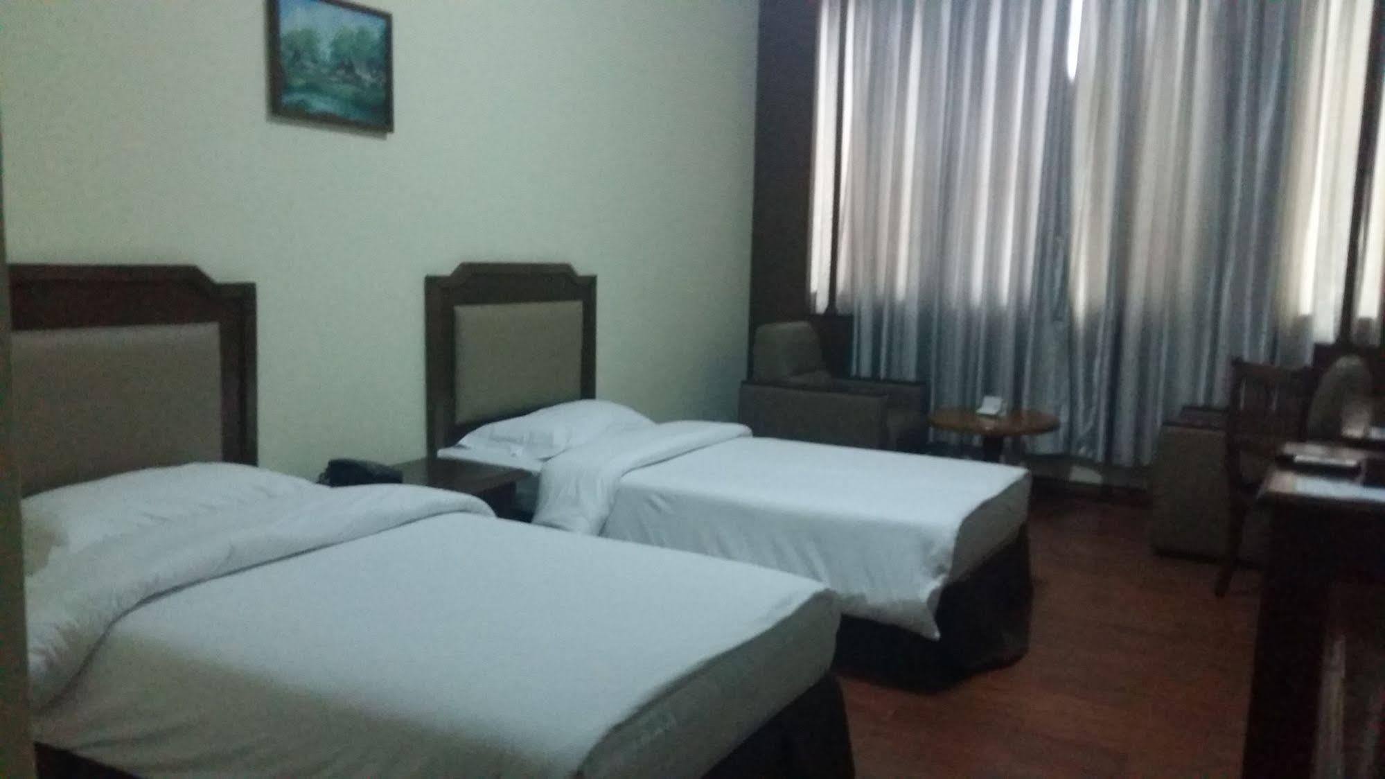 Asia Plaza Hotel Rangoon Eksteriør billede