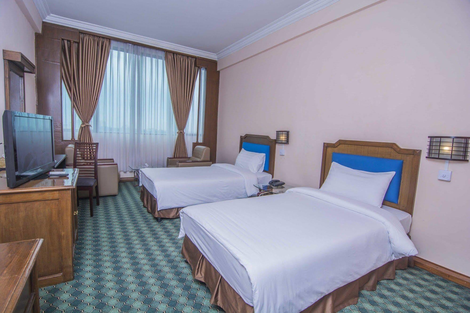 Asia Plaza Hotel Rangoon Eksteriør billede