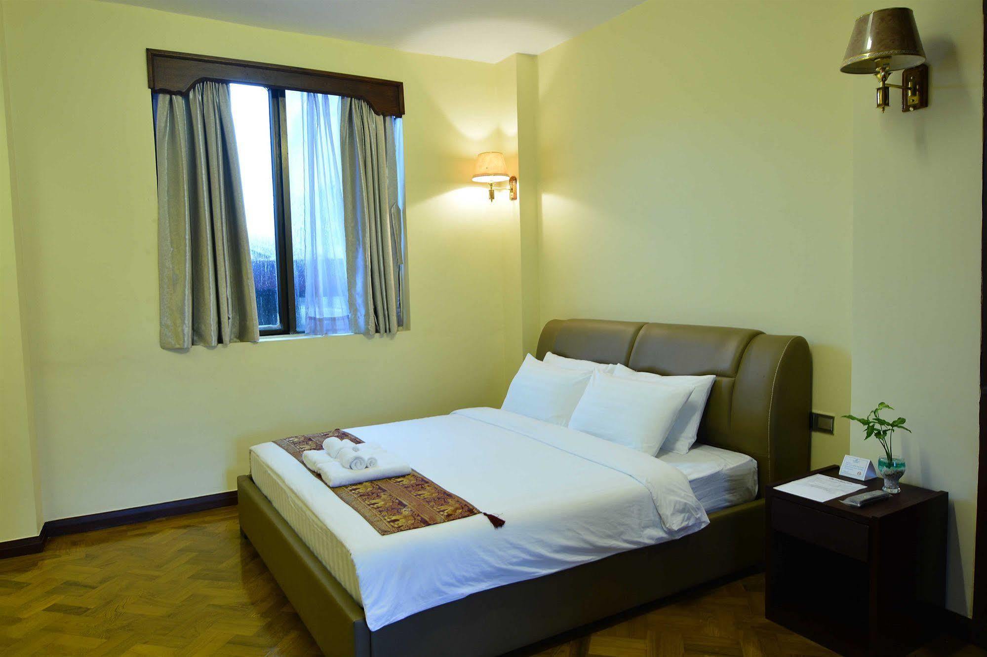 Asia Plaza Hotel Rangoon Eksteriør billede