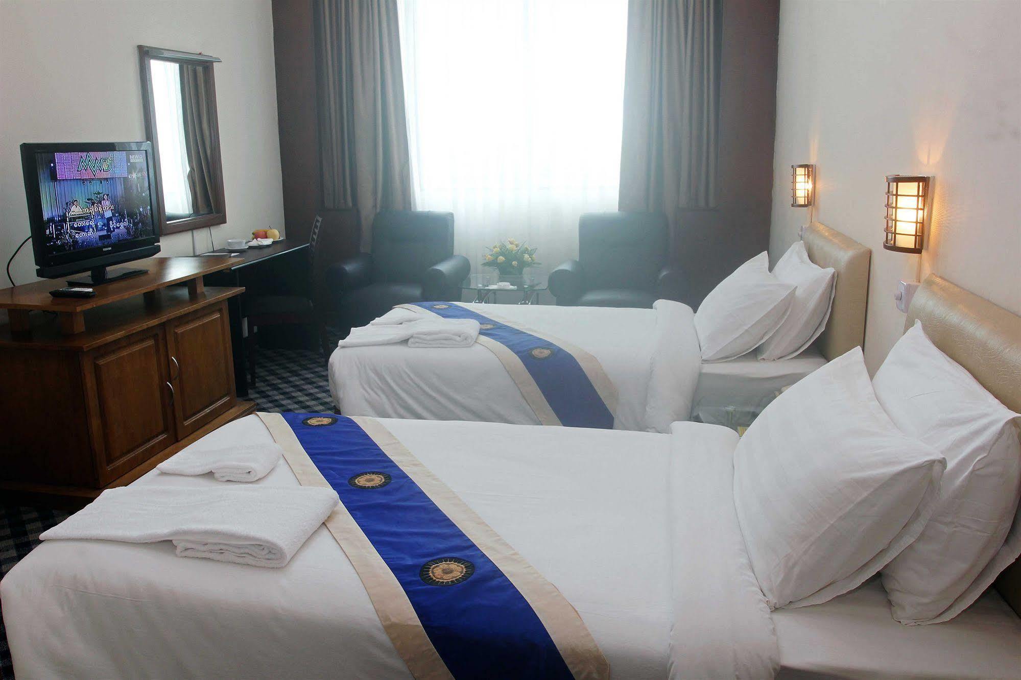 Asia Plaza Hotel Rangoon Eksteriør billede