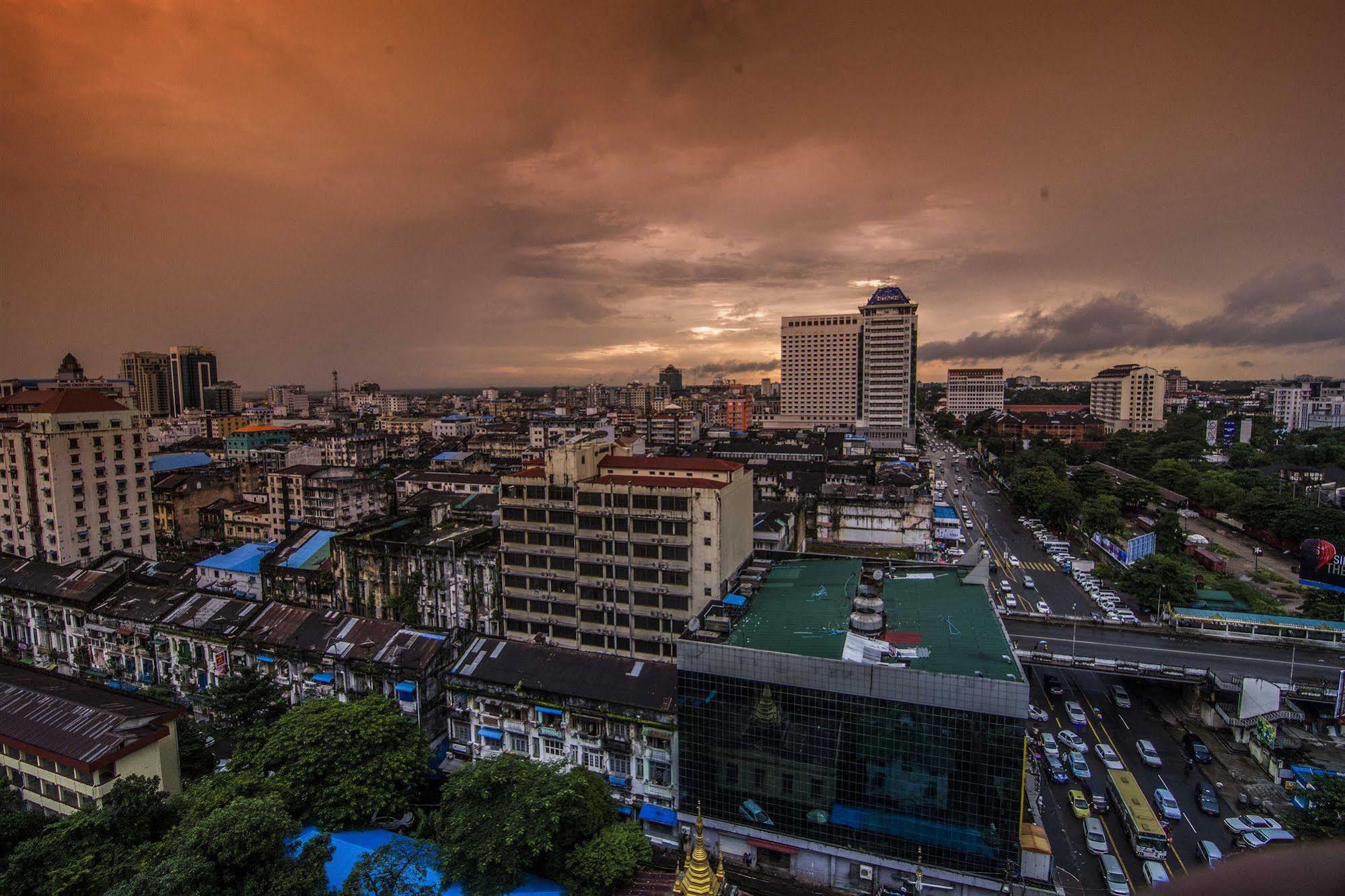 Asia Plaza Hotel Rangoon Eksteriør billede